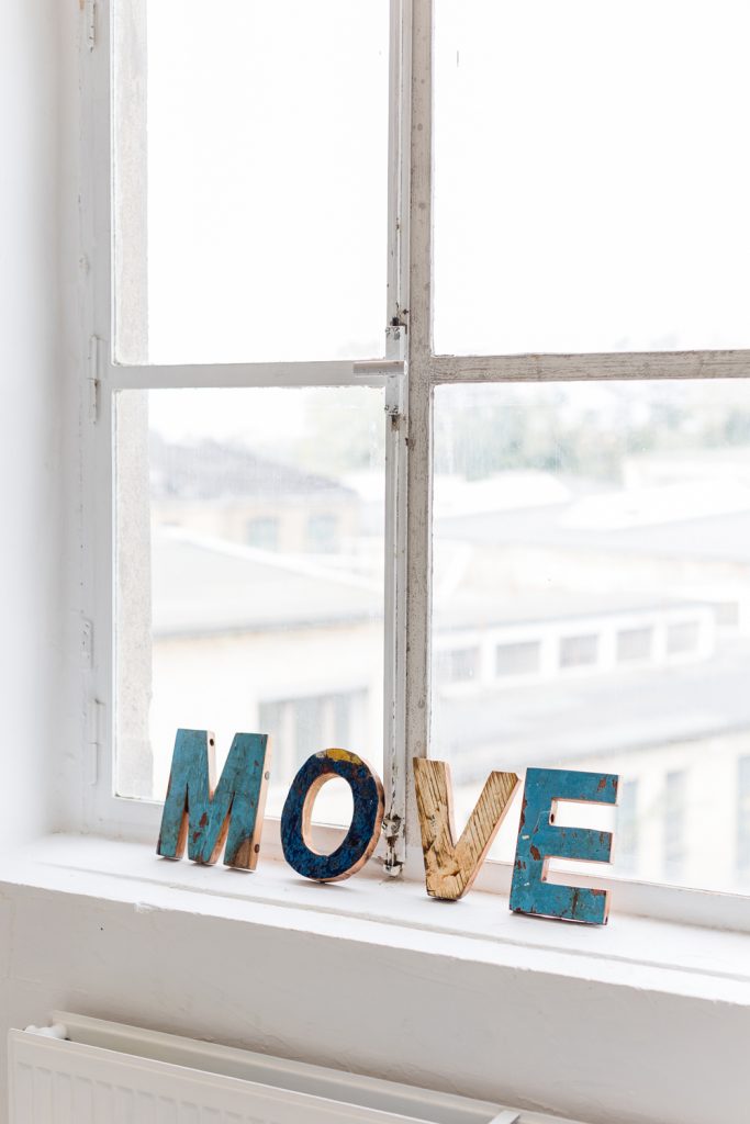 Manon Dorn Move